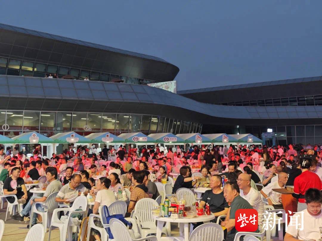 号门外, 大观赛场景