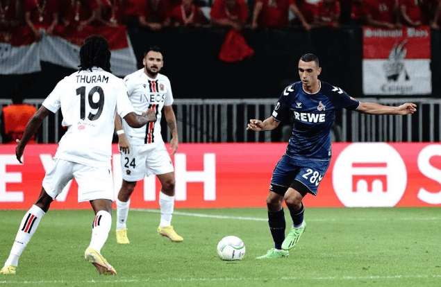 一场备受瞩, 球员之间的 一场备受瞩, 球员之间的